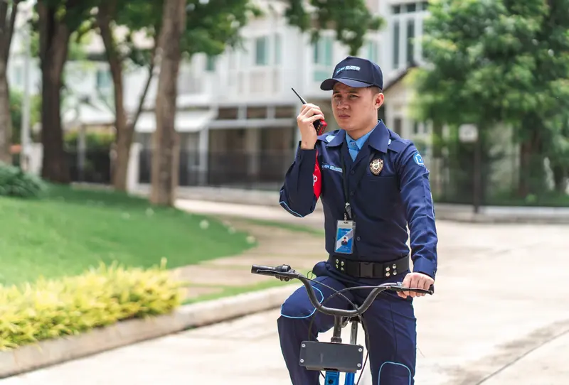 พนักงานรักษาความปลอดภัย พนักงานรักษาความปลอดภัย