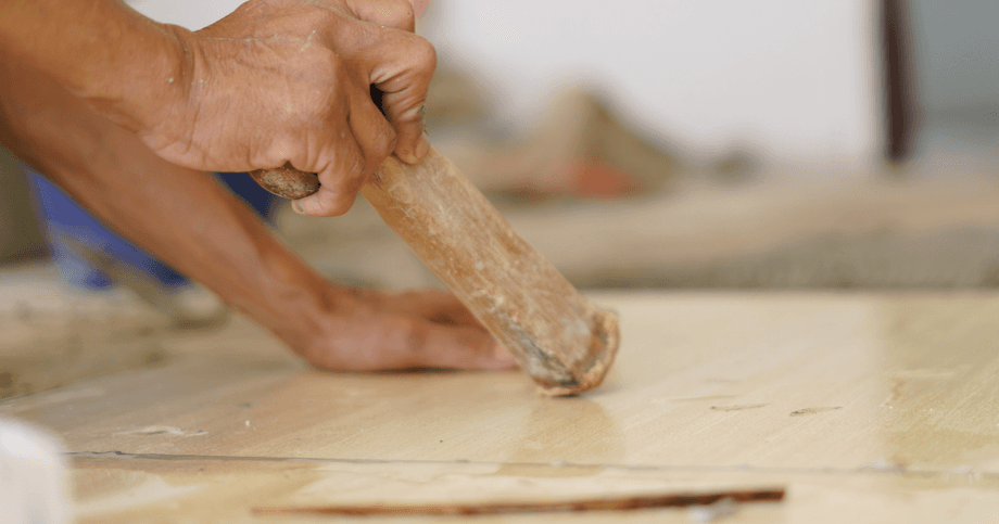 เคาะกระเบื้องแล้วมีเสียงด้านใน