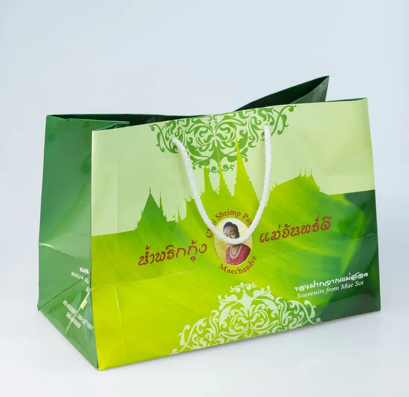 ลานนาการพิมพ์เชียงใหม่รับผลิตและออกแบบถุงกระดาษ ผลิตรวดเร็ว ไม่มีจำนวนขั้นต่ำ