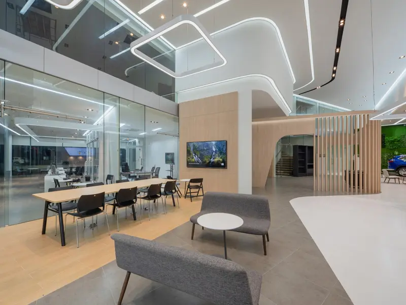 งานรับเหมาตกแต่งภายใน โชว์รูมรถยนต์ GWM  Great Wall Motor บนถนนซุปเปอร์ไฮเวย์ จังหวัดเชียงใหม่