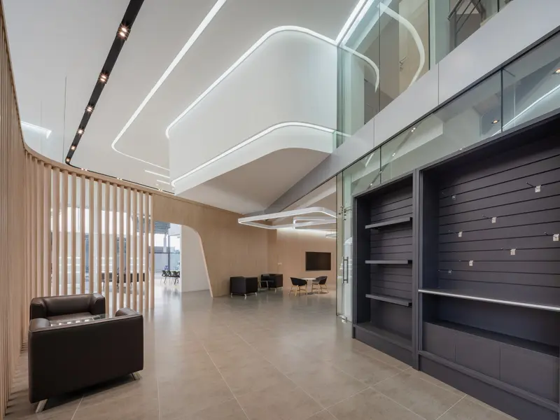 งานรับเหมาตกแต่งภายใน โชว์รูมรถยนต์ GWM  Great Wall Motor บนถนนซุปเปอร์ไฮเวย์ จังหวัดเชียงใหม่