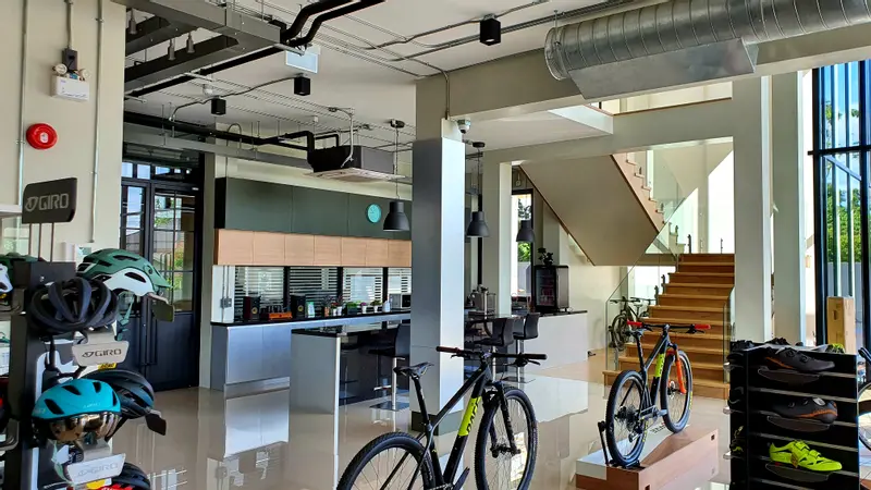 งานรับเหมาตกแต่งภายใน โชว์รูมรถจักรยาน คลังสินค้า และสำนักงานใหญ่ TCA จังหวัดเชียงใหม่