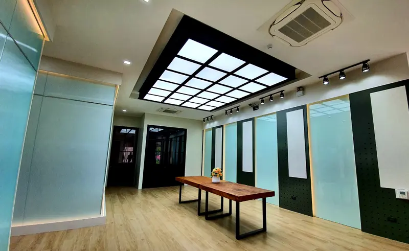 งานรับเหมาตกแต่งภายใน โชว์รูมรถจักรยาน คลังสินค้า และสำนักงานใหญ่ TCA จังหวัดเชียงใหม่