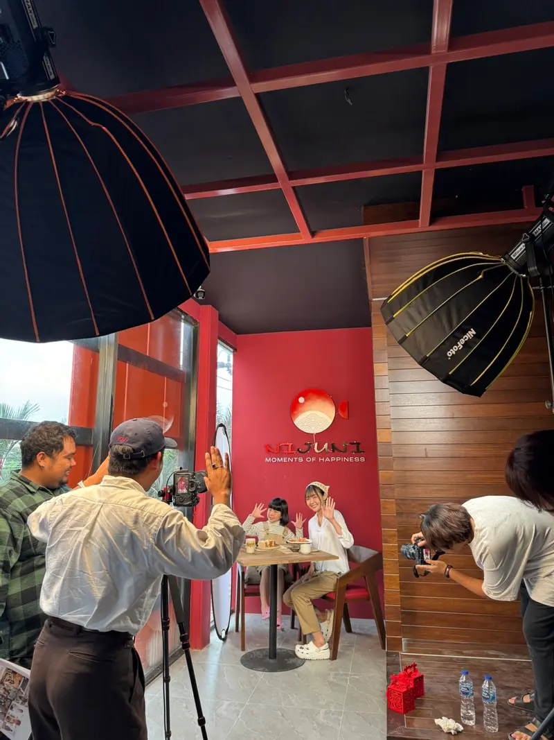 ถ่ายรูปร้านอาหาร พร้อมนักแสดง