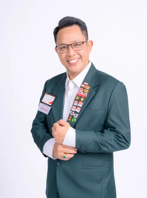 ธเนศ อรรถจรูญ