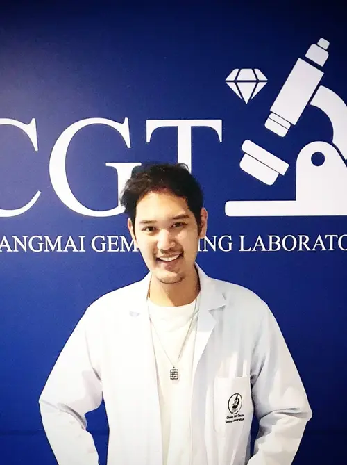 ชารีฟ เอมวัธนา