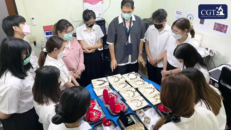 ภาพบรรยากาศการพัฒนาทักษะนักอัญมณีรุ่นใหม่ GCT LAB เชียงใหม่