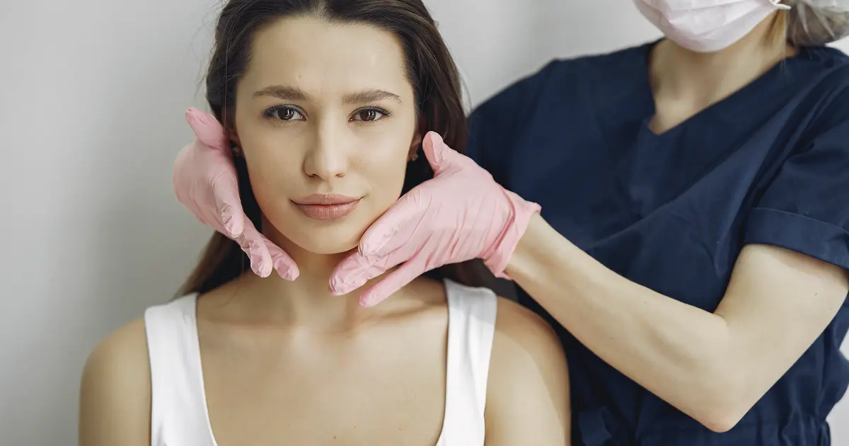 ดึงหน้าที่ไหนดี? วิธีเลือกคลินิกดึงหน้าที่ปลอดภัยและได้มาตรฐาน