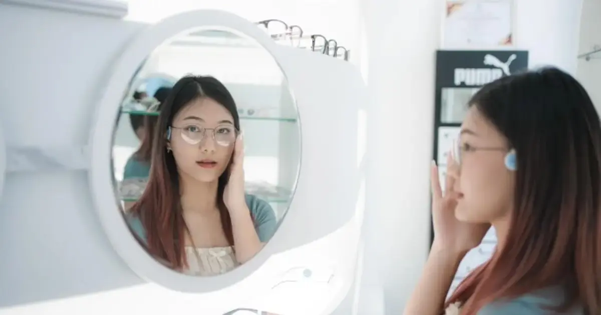 Boost confidence with eyeglass frames that suit your face and lifestyle. Boost confidence with eyeglass frames that suit your face and lifestyle.