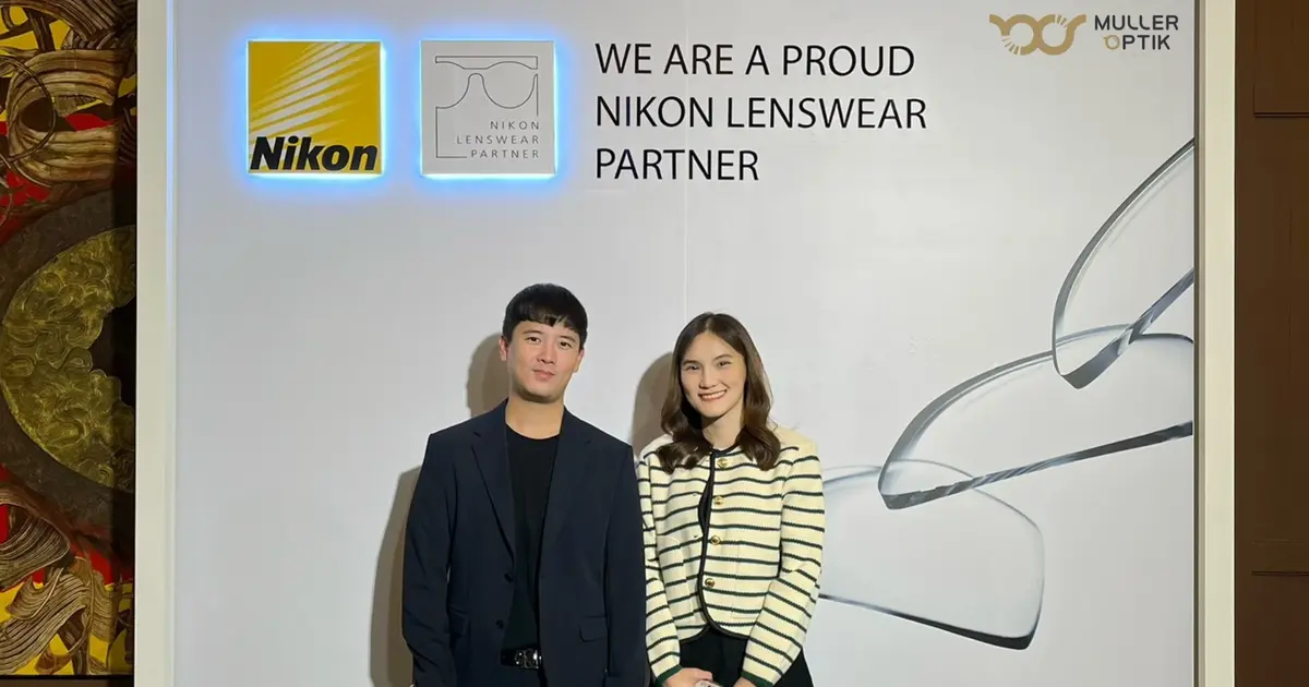  ตัวแทนจากร้านแว่นตามุลเลอร์ ได้เข้าร่วมงานมอบรางวัล Essilor & Nikon Partner