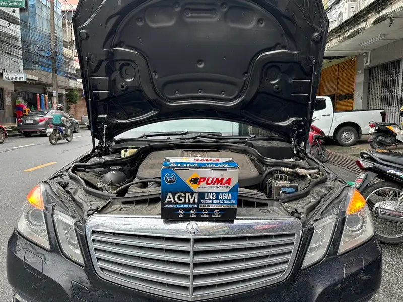 7. เปลี่ยนแบตรถกับช่างผู้เชี่ยวชาญ