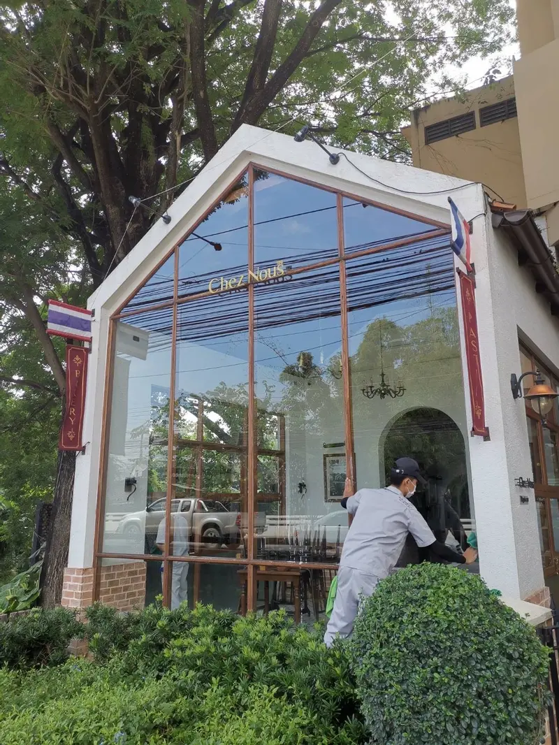 ทำความสะอาดกระจก ทำความสะอาดกระจก