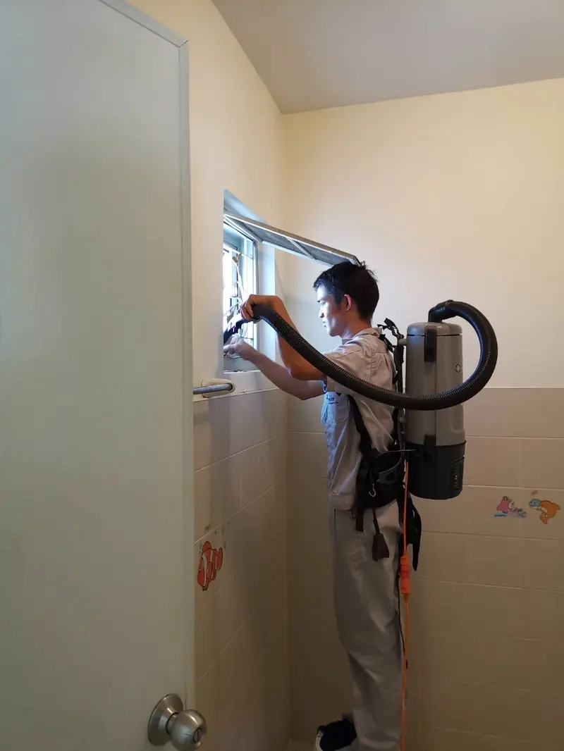 ดูดฝุ่นขอบหน้าต่าง