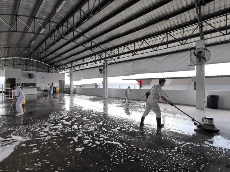 ขัดล้างพื้นโรงอาหาร ขัดล้างพื้นโรงอาหาร
