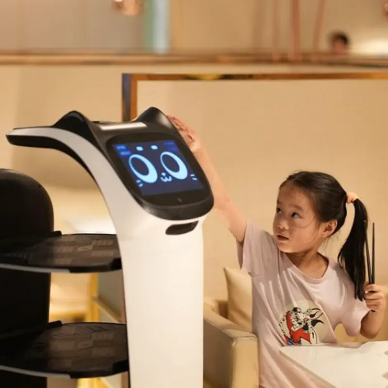 BellaBot หุ่นยนต์เสิร์ฟอาหาร