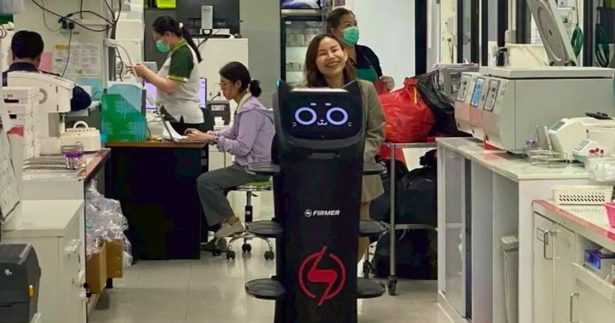 ยกระดับ Smart Hospital ด้วยหุ่นยนต์โรงพยาบาล ส่งหลอดเก็บตัวอย่างเลือดไปตรวจแล็บ