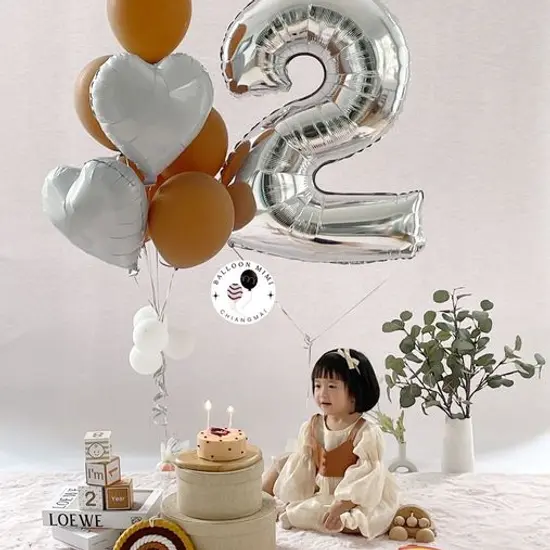 พร็อพถ่ายรูป งานวันเกิดคุณหนูน้อย ด้วยช่อลูกโป่งสุดมินิมอล สไตล์เกาหลี สีเอิร์ธโทน